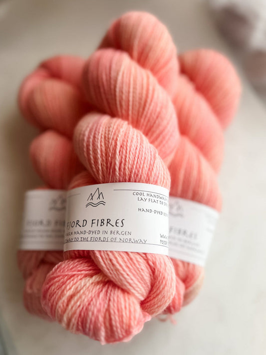 Loves Glow - Trollfjord sock - Tonal Yarn - Hand dyed yarn